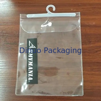 ถุงบรรจุภัณฑ์ PVC ใสขนาดกำหนดเองพร้อมเทปกาว OEM / ODM พร้อมตะขอ