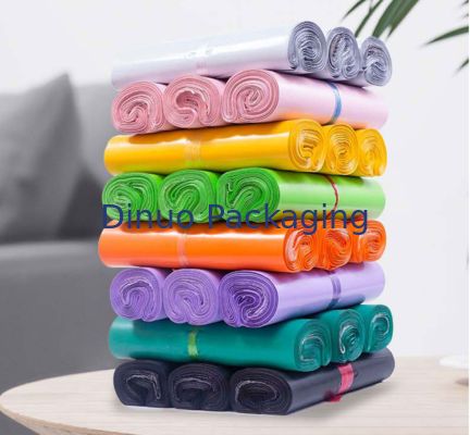 ถุงไปรษณีย์โพลีทนทานต่อการฉีกขาด กันน้ำ และปิดผนึกได้เอง สำหรับขนส่งเสื้อผ้า